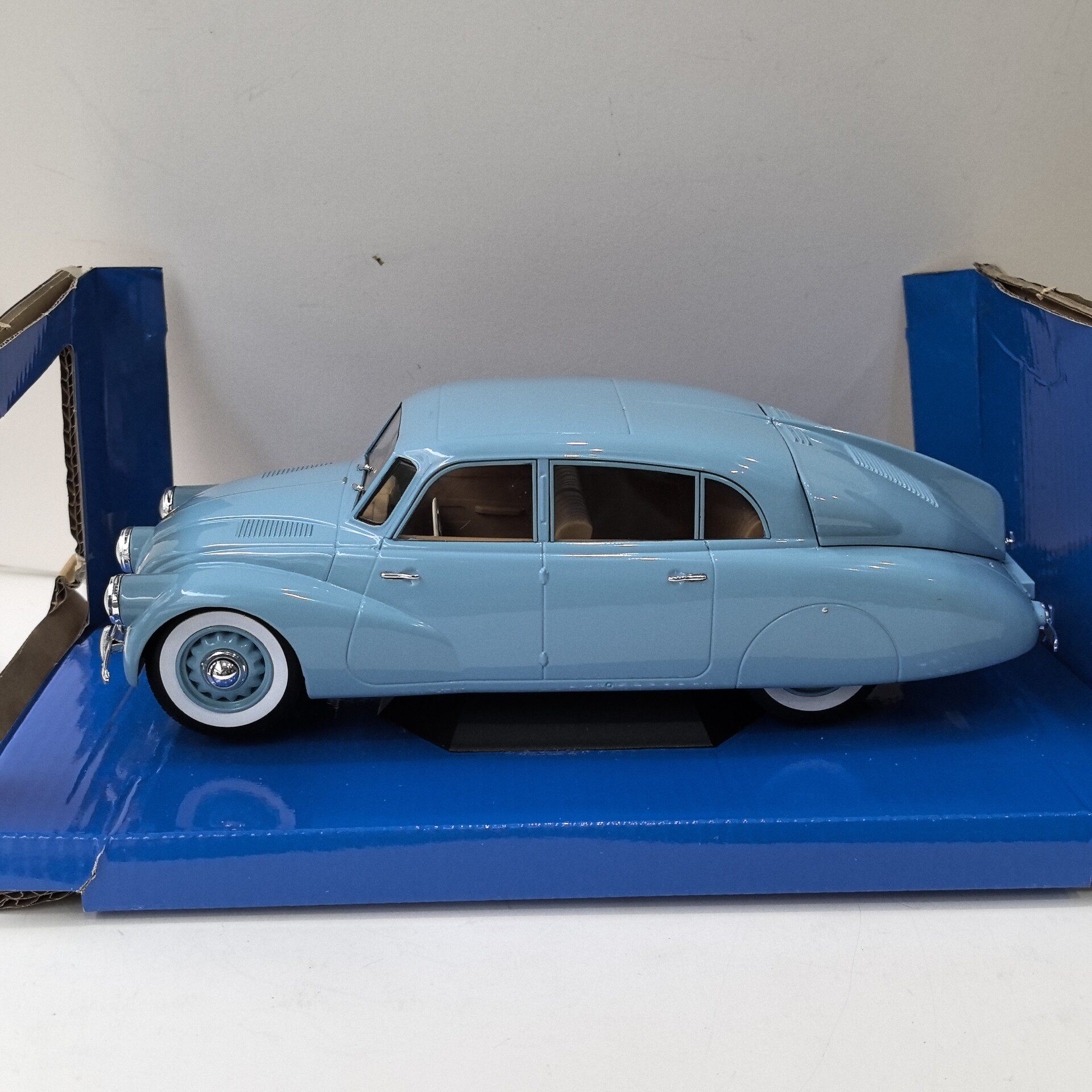 MCG Diecast 1/18 Schaal TATRA  - Vintage Collectibles & More Llc Photos recensie en prijs